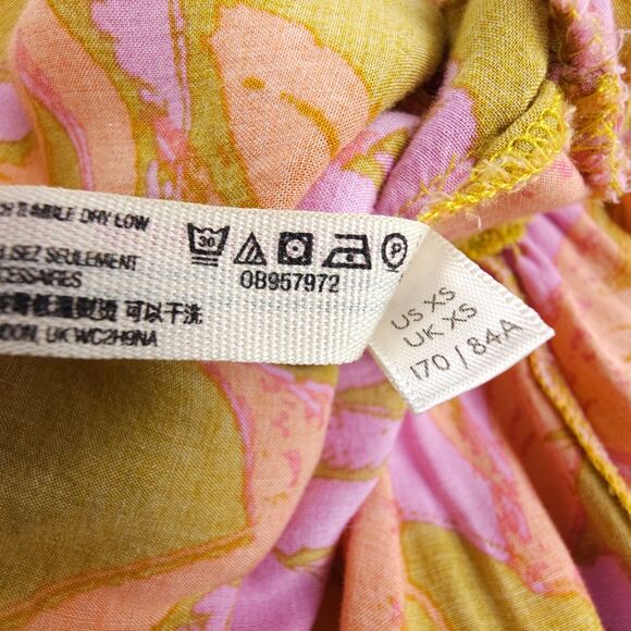 FREE PEOPLE Heat Wave Maxi Dress Gold Floral Tiered Ruffle Smocked Resort XS - Picture 8 of 8